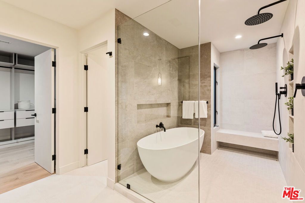 Photo of 1401 N Bundy Drive, Los Angeles, CA 90049 (MLS # 26641193)