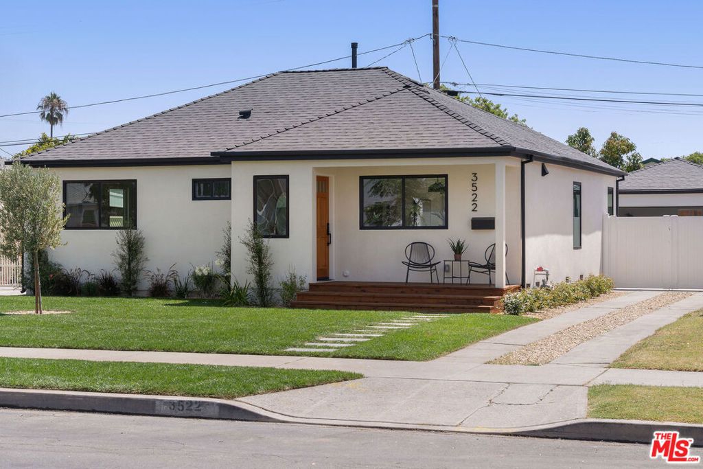 Photo of 3522 Potomac Avenue, Los Angeles, CA 90016 (MLS # 25592123)