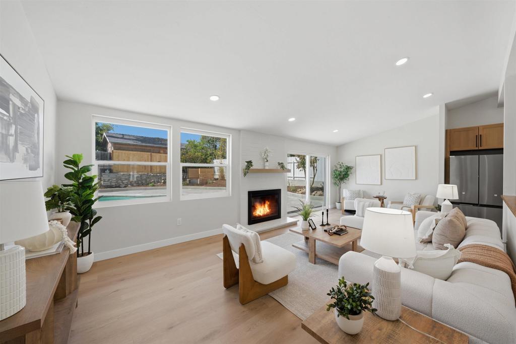 8354 Hudson