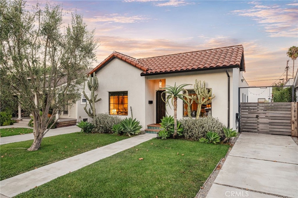 2932 Edgehill Drive