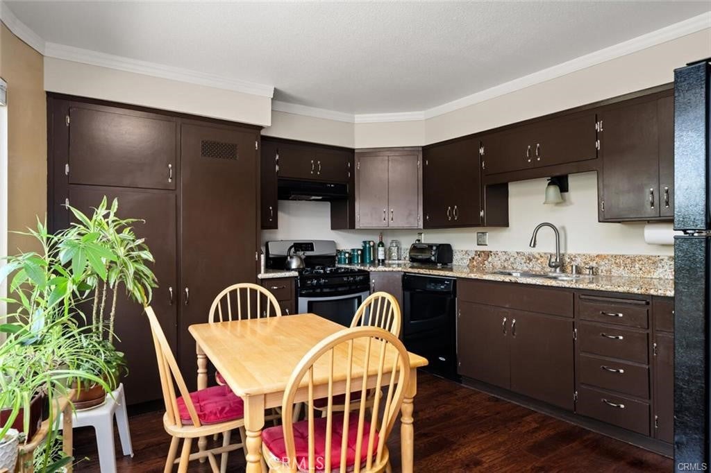 30 Plaza Way 7
