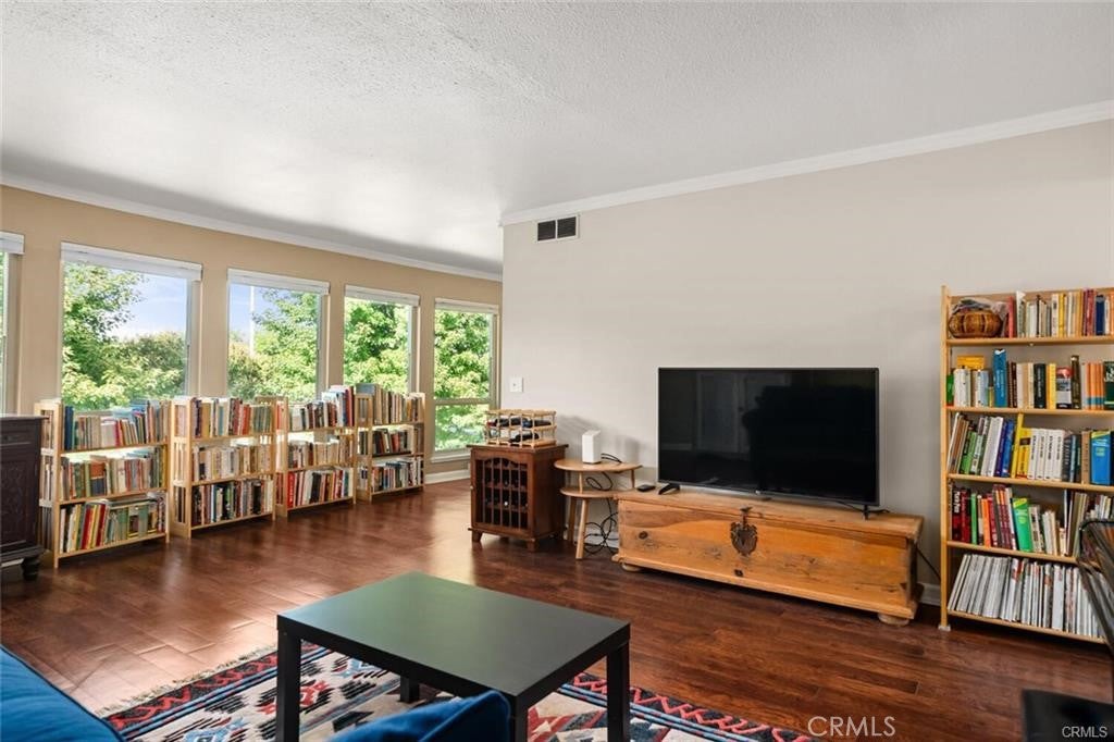 30 Plaza Way 7
