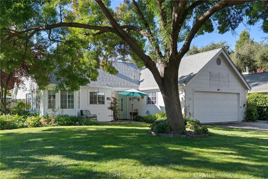 Photo of 23 Carriage Ln, Chico, CA 95926 (MLS # SN25242875)