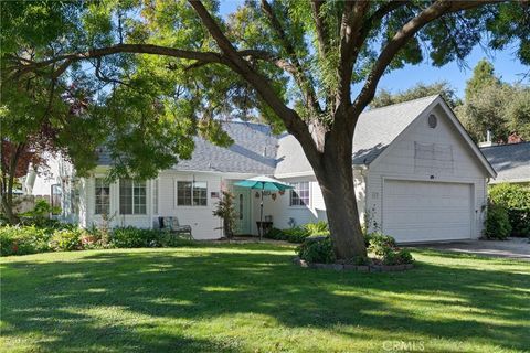 Photo of 23 Carriage Ln, Chico, CA 95926 (MLS # SN25242875)