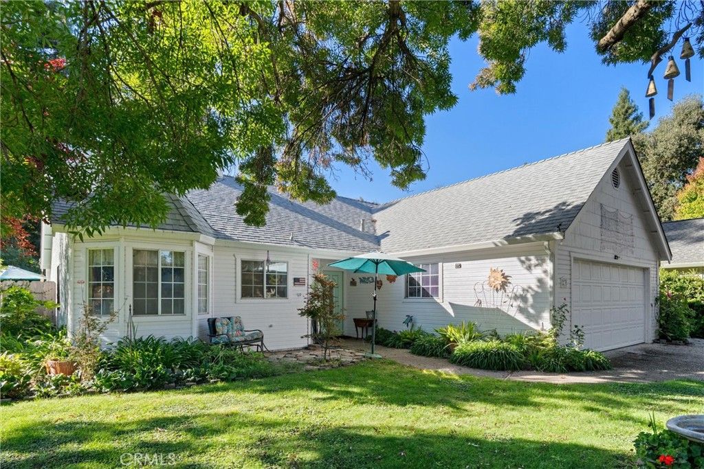Photo of 23 Carriage Ln, Chico, CA 95926 (MLS # SN25242875)