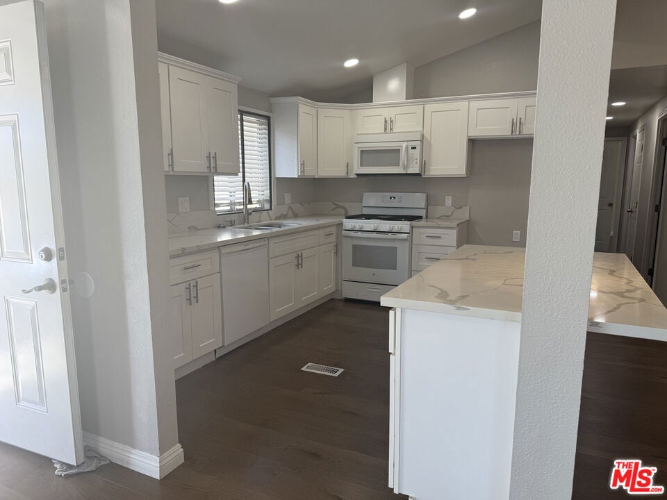 257 Las Brisas Circle, Pomona CA 91768