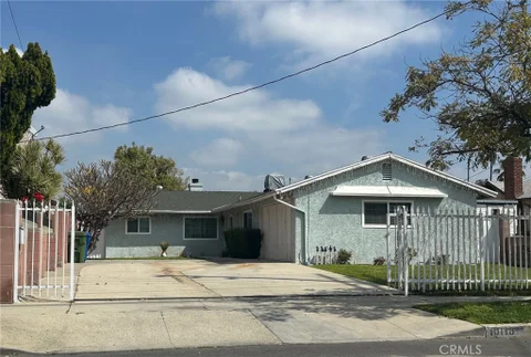 MLS: SR26197863