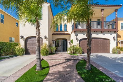 Photo of 27649 Skylark Ln, Saugus, CA 91350 (MLS # SB26018564)