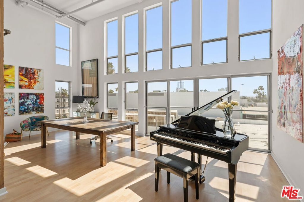 Photo of 4215 Glencoe Avenue #410, Marina Del Rey, CA 90292 (MLS # 26669107)