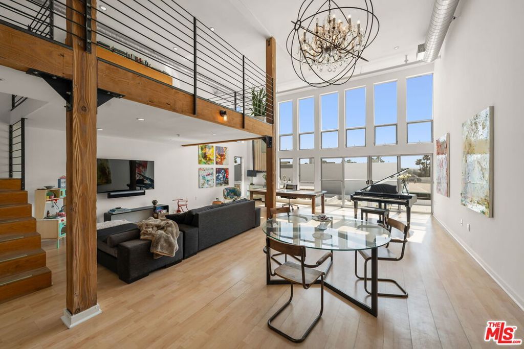 Photo of 4215 Glencoe Avenue #410, Marina Del Rey, CA 90292 (MLS # 26669107)