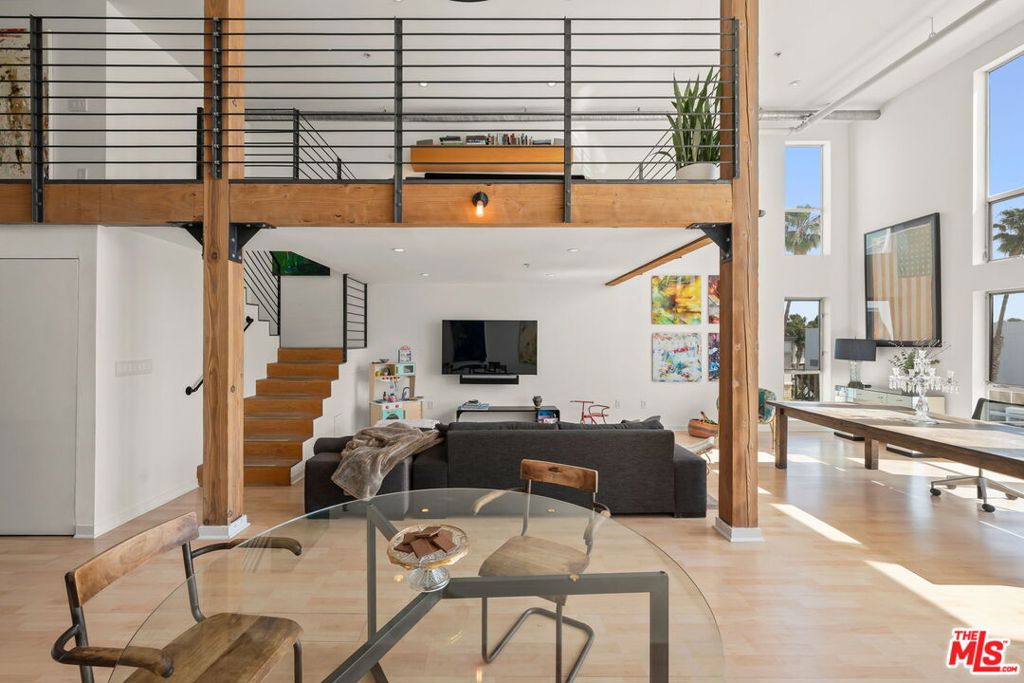 4215 Glencoe Avenue 410