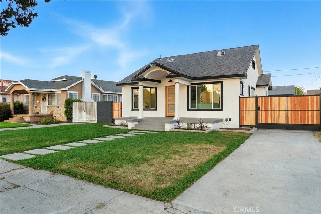 Photo of 4340 2nd Avenue, Los Angeles, CA 90008 (MLS # DW25246763)