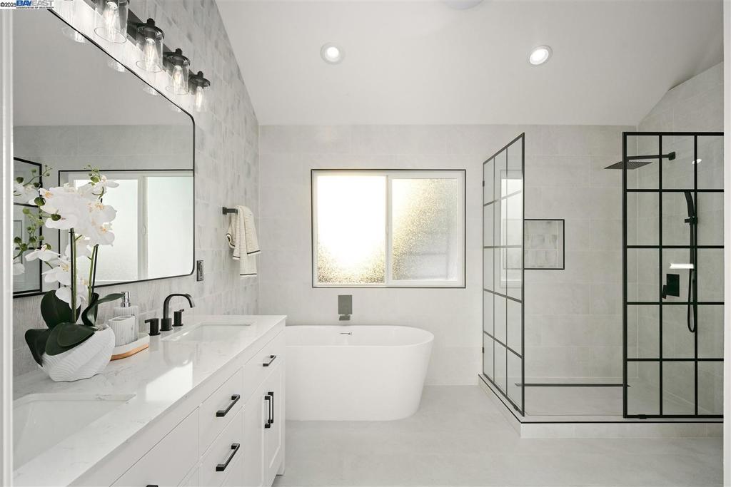 EVERGREEN HILLS - Residential