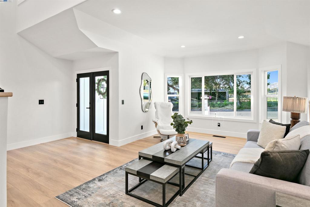 EVERGREEN HILLS - Residential