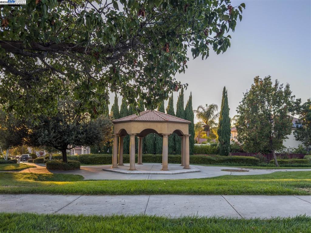 EVERGREEN HILLS - Residential