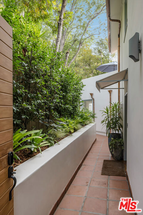 8701 Wonderland Park Avenue