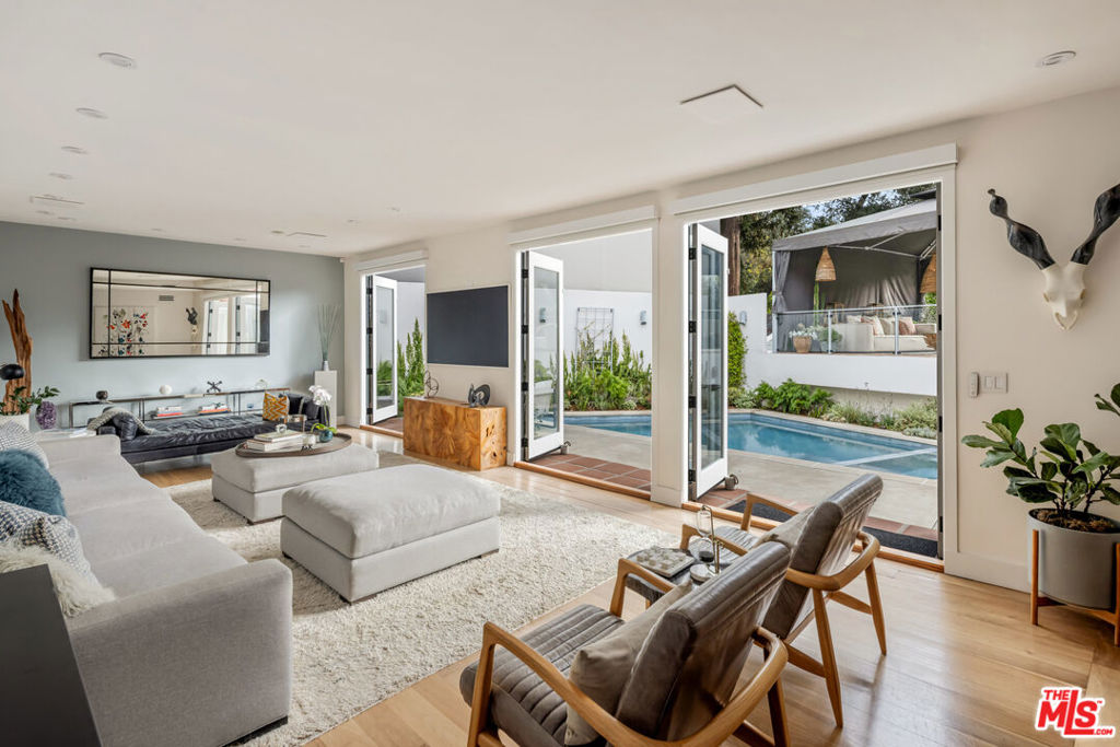 8701 Wonderland Park Avenue