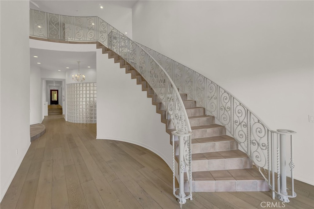 6041 Calle Mirador