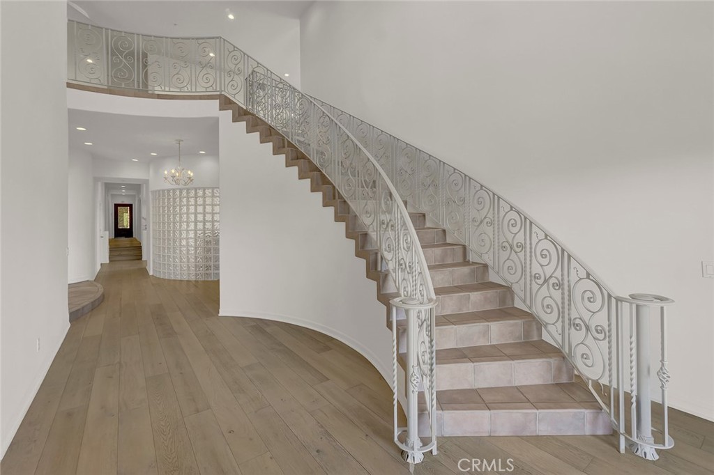 6041 Calle Mirador