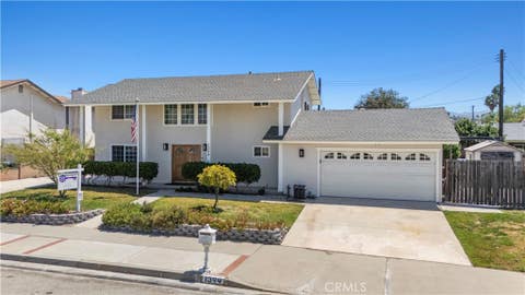 Photo of 1394 Parkhurst ST, Simi Valley, CA 93065 (MLS # SR26171616)