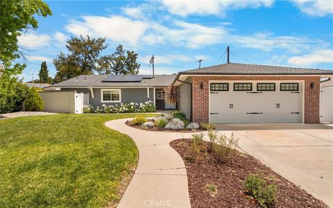 Photo of 26111 Hatmor Dr, Calabasas, CA 91302 (MLS # SR26077625)