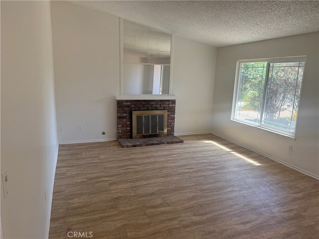 12949 Valley Springs