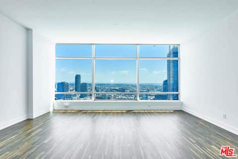 Photo of 900 W OLYMPIC Boulevard #35i, Los Angeles, CA 90015 (MLS # 26873071)
