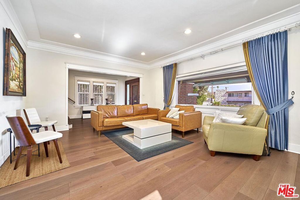 Photo of 691 S Norton Avenue, Los Angeles, CA 90005 (MLS # 25510551)