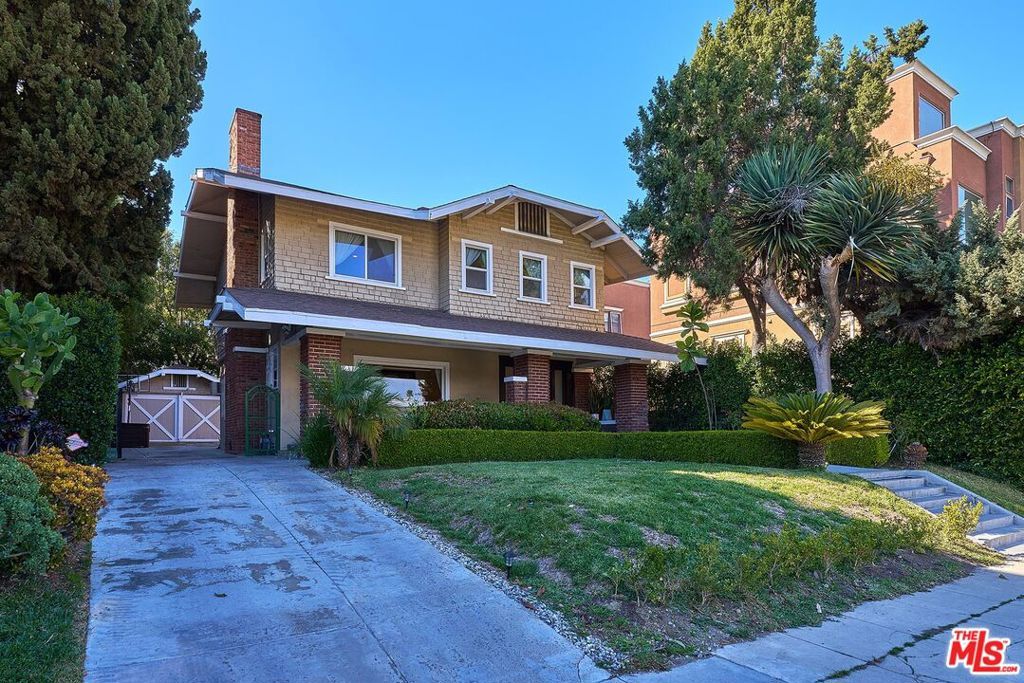 Photo of 691 S Norton Avenue, Los Angeles, CA 90005 (MLS # 25510551)