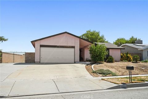 Photo of 39144 Whiteash Drive Dr, Palmdale, CA 93551 (MLS # SR26066169)