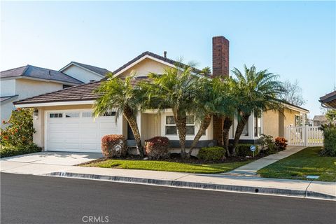 Photo of 6 Autumn Oak, Irvine, CA 92604 (MLS # OC26029980)