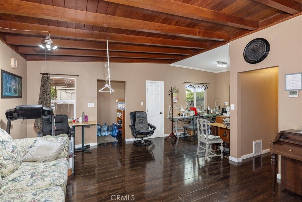 listing image 130721109798901098403