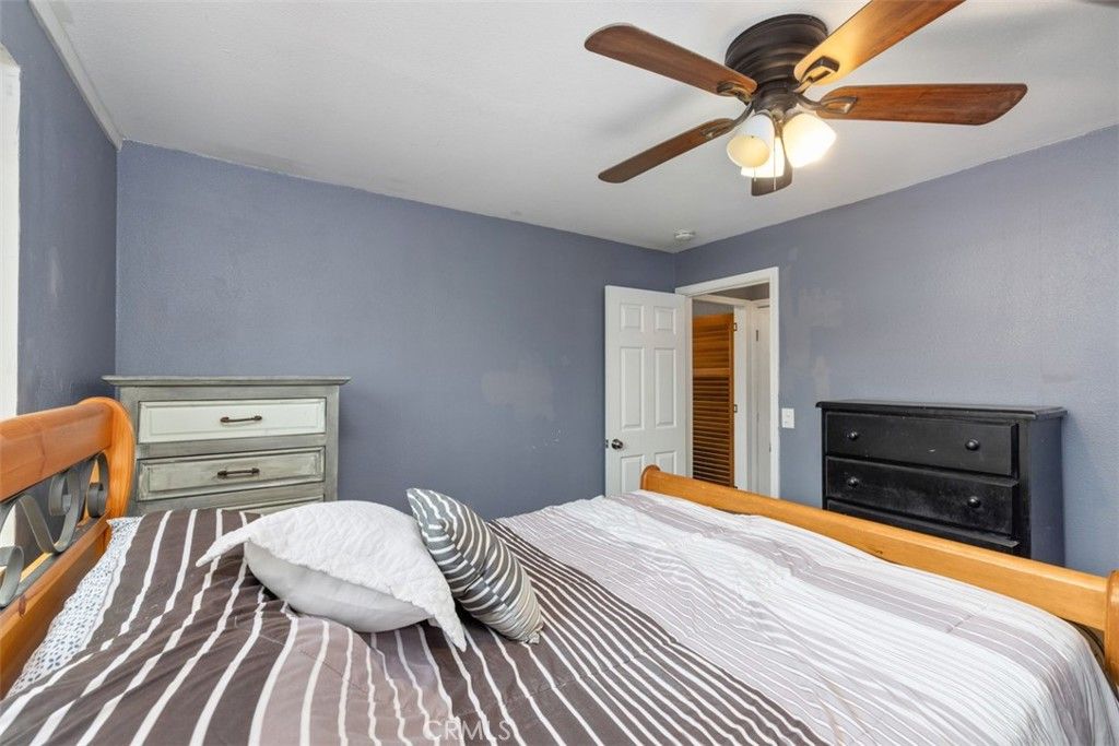 listing image 130725673784238237950
