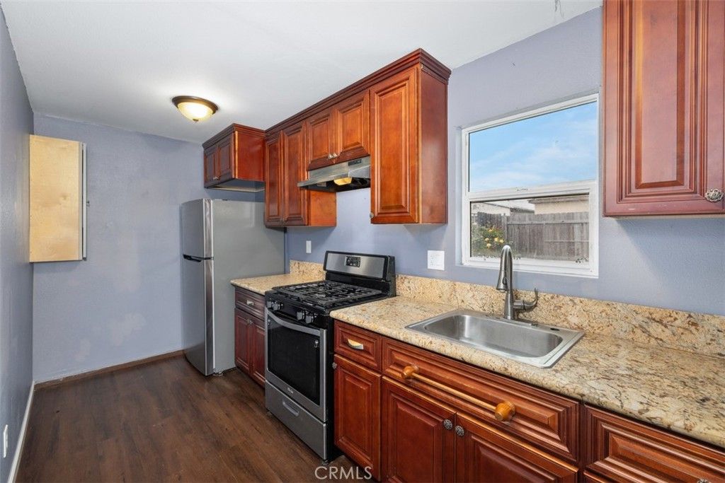 listing image 130728066547854173598