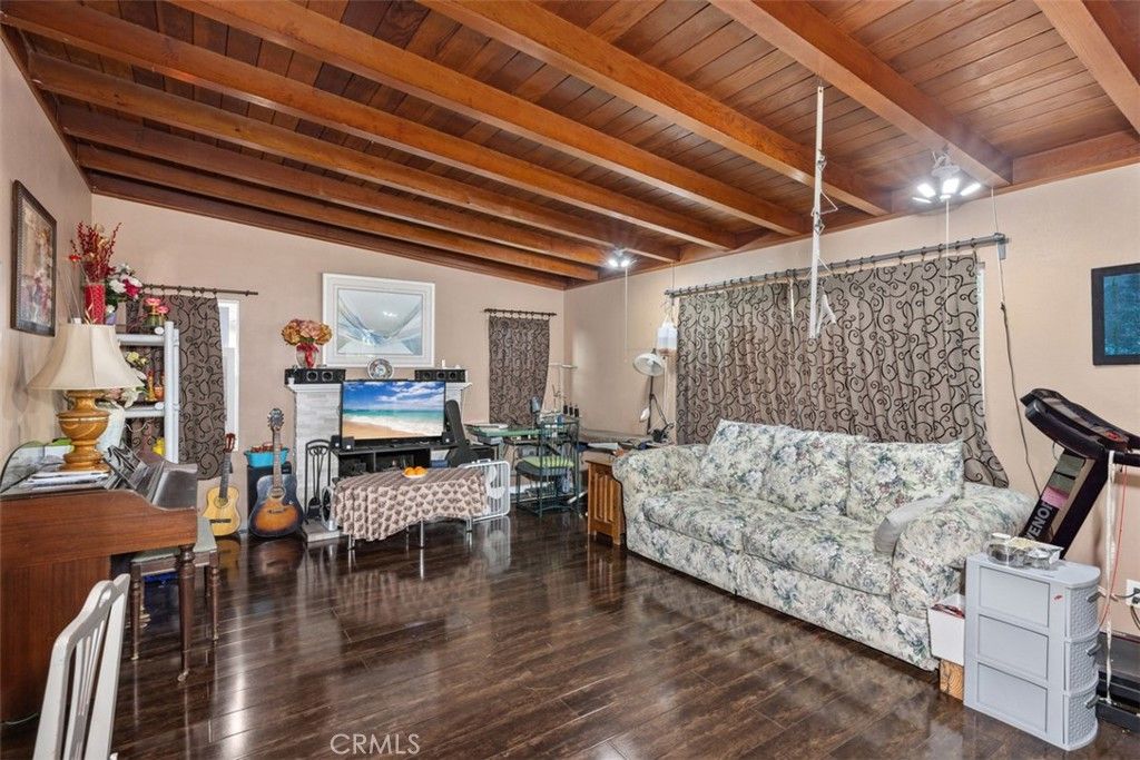 listing image 130722014214812748953