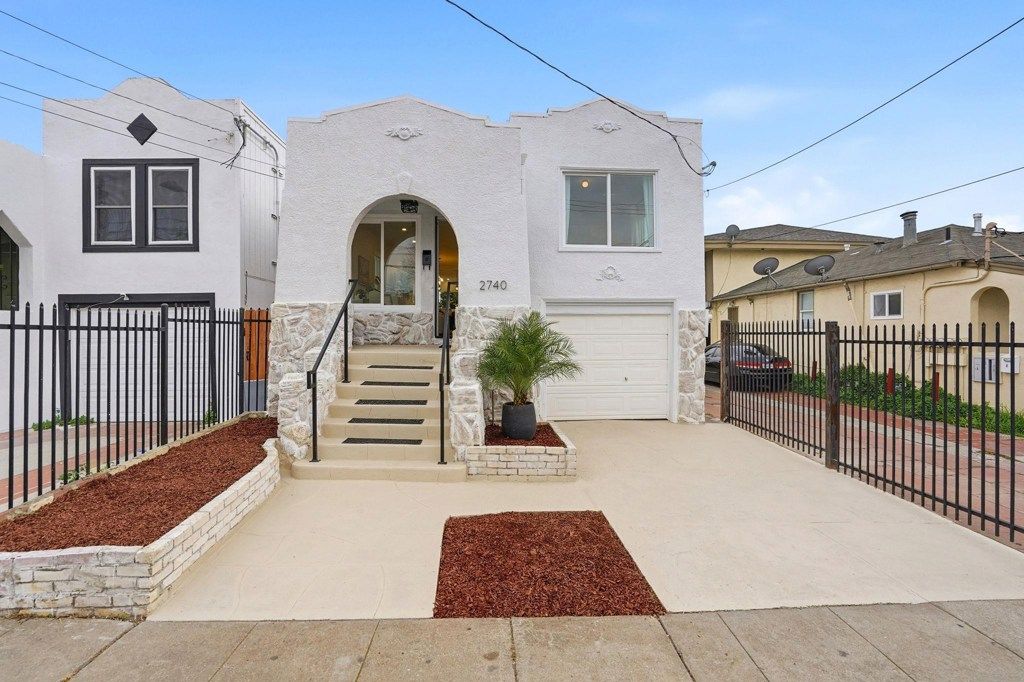 Photo of 2740 2740 76Th Ave Ave, Oakland, CA 94605 (MLS # 41121617)