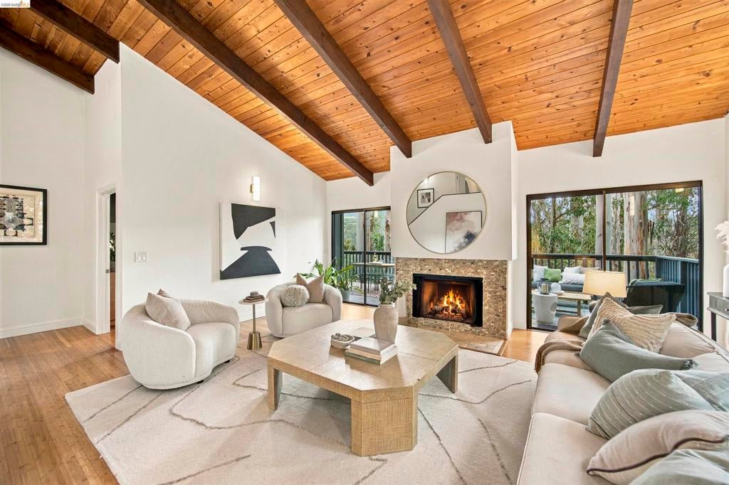 7099 Pinehaven Road