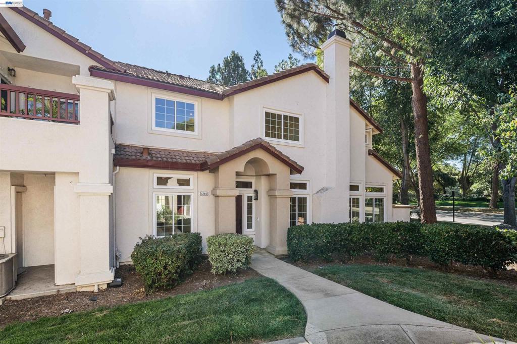 5740 Belleza Dr
