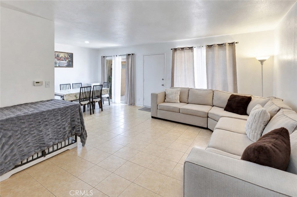 31508 Los Rios 115