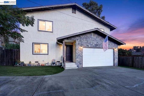 Photo of 4561 Edwards Ln Ln, Castro Valley, CA 94546 (MLS # 41147505)