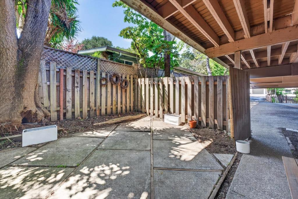 407 Maple Street