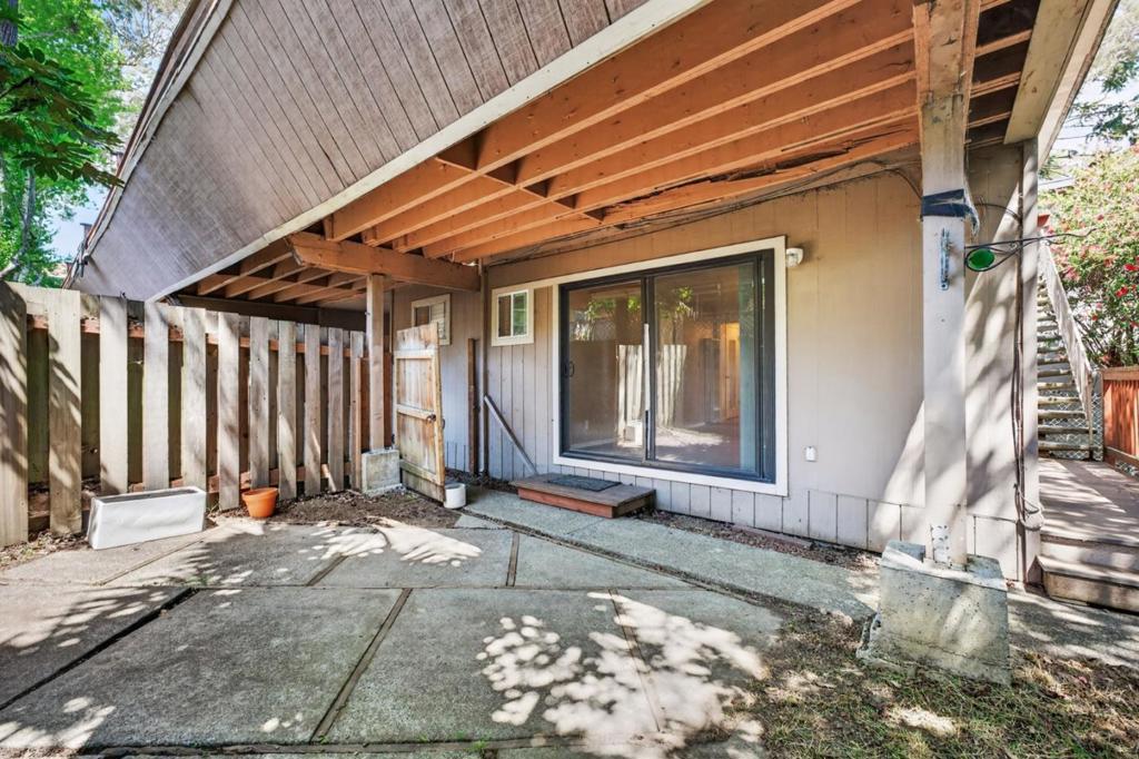407 Maple Street
