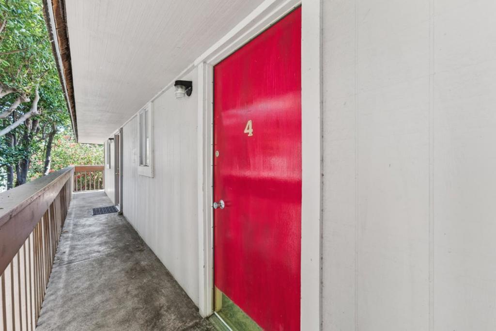 407 Maple Street