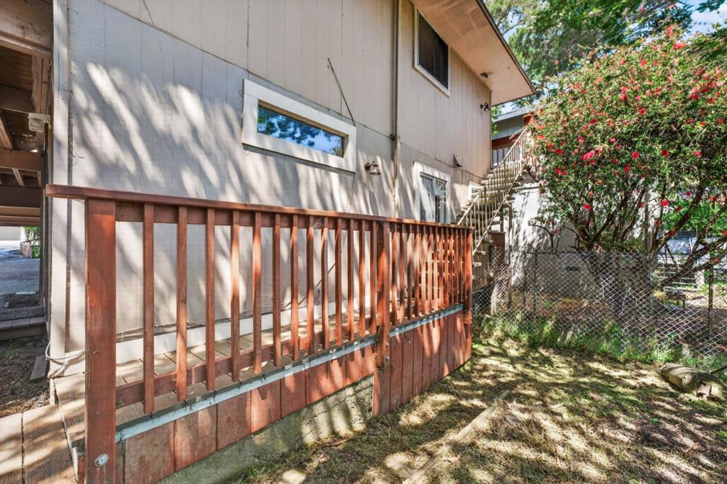 407 Maple Street