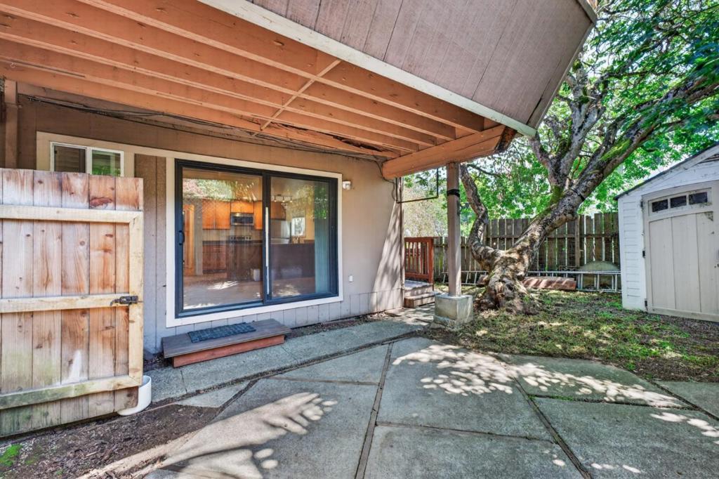 407 Maple Street