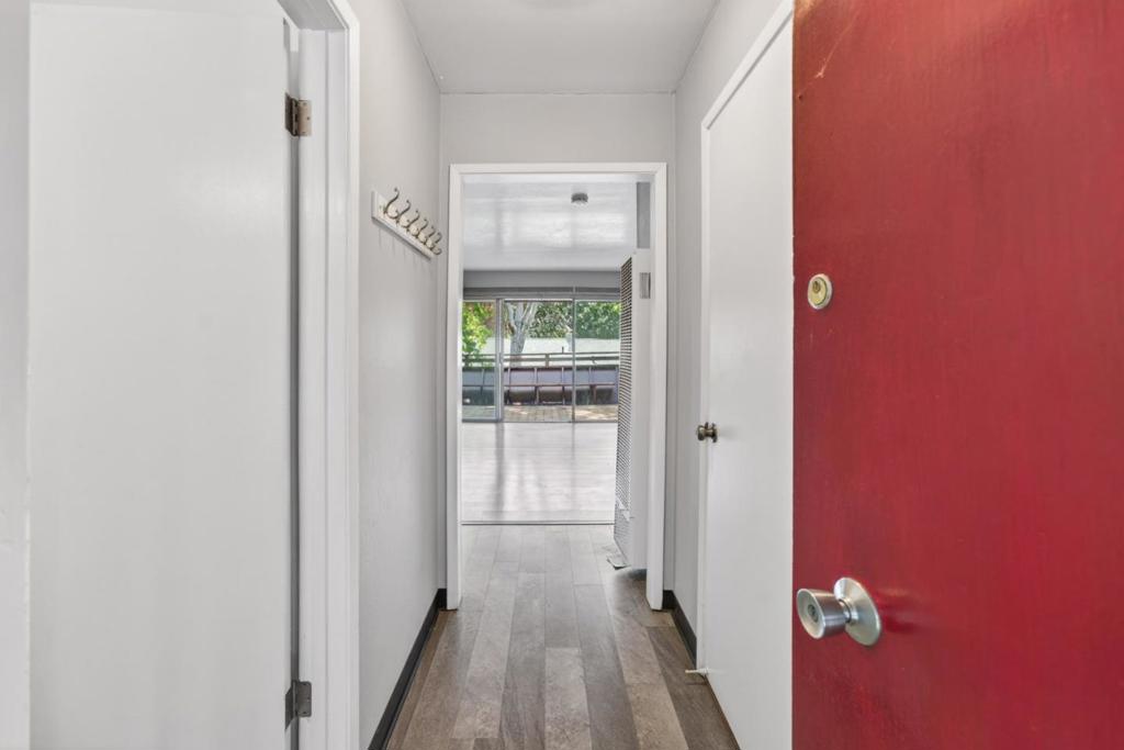 407 Maple Street