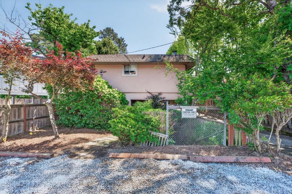 407 Maple Street