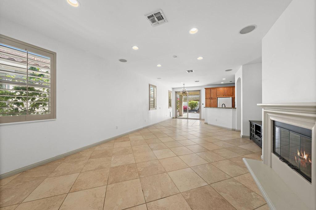 40832 Calle Santa Cruz