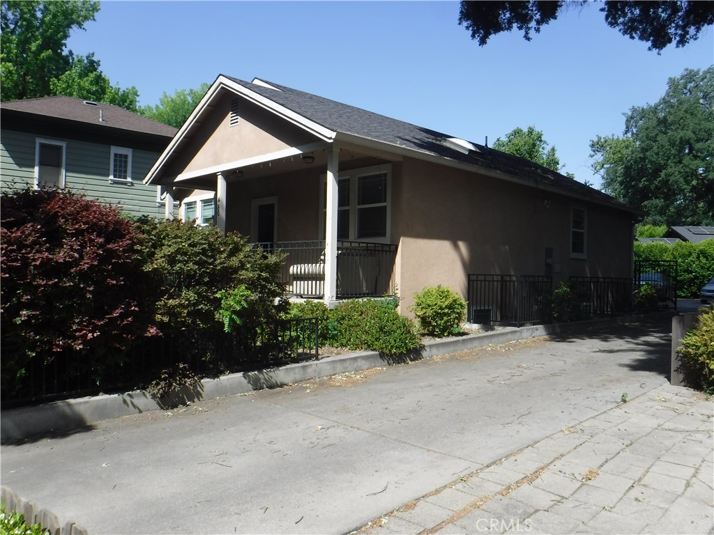 Amazing and super popular downtown Chico location..! Near Bidwell Park (4 blocks), Farmer's Market & Downtown (1 block), Chico State University Campus (6 blocks) and Enloe Health Medical Center (1 mile) among other popular Chico destinations. Of course the downtown area has numerous nearby restaurants, taverns and entertainment venues. The house built in 2009 has 6 bedrooms and 3.5 baths with off-street parking which is an very valuable amenity..! Many of the other homes in the nearby area are larger and more expensive but Classic Chico Charm and character are prevalent in all..! Downtown Chico homes do not stay on the market for long so call your favorite Chico Realtor today to arrange a showing..!