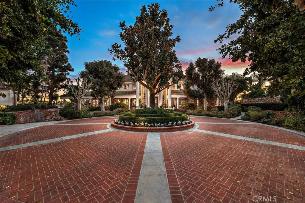 Laguna Hills, California 92653, United States, 6 Bedrooms Bedrooms, ,9 BathroomsBathrooms,Residential,Active,20049